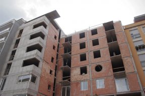  
					Sz�ll�tott term�kek: t�gla, szigetel�anyagok, vakolat, d�szvakolat, hidegburkol�si anyagok, parketta, profilok, OSB lap, Burkol�lapok: csempe, padl�lap, l�pcs�lap stb. 
					
				
				