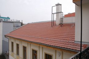 Sz�ll�tott term�k: tet�cser�p, Velux tet�ablak, burkol�lapok: csempe, j�r�lap
					
				